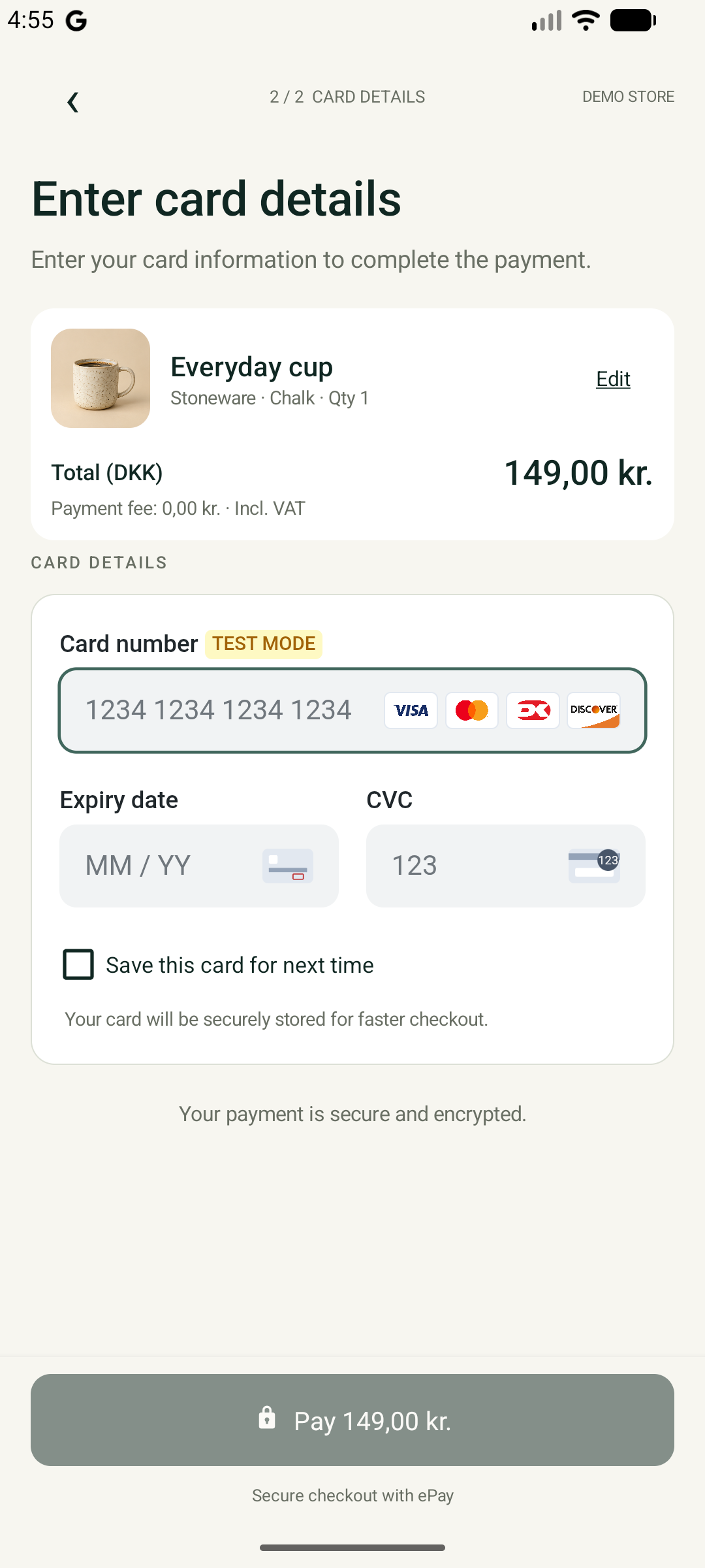 Card-entry screen with empty fields and a disabled pay button
